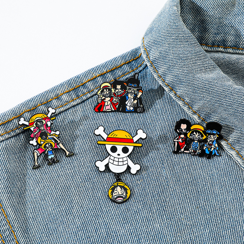 One Piece Enamel Pin Cute Boy  - огляд і ціна Tuxedo Lapel Pin