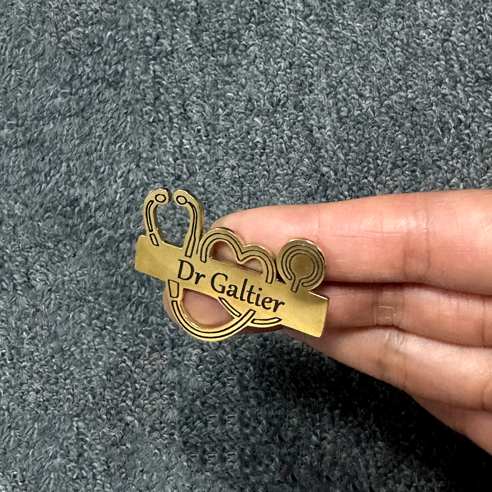 Custom Healthcare Worker Docto - огляд і ціна Tuxedo Lapel Pin